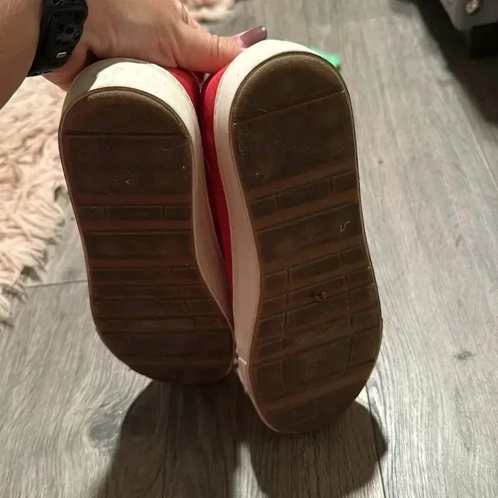 Amazon Essentials Women’s Red Sneaker Size 9